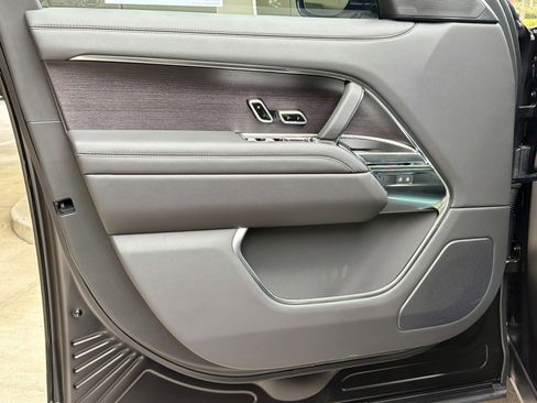 New 2026 Land Rover Range Rover Long Wheelbase SE image 14