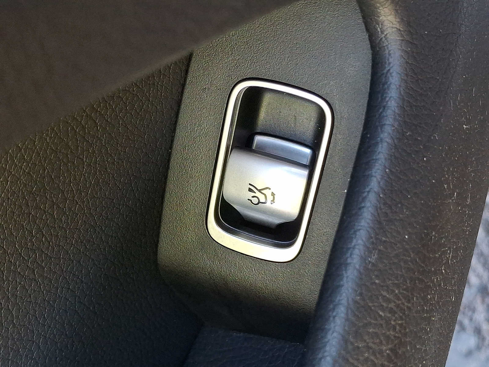 Used 2023 Mercedes-Benz EQS 580 4MATIC Sedan image 24