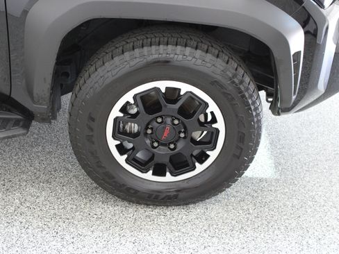 Used 2025 Toyota 4Runner TRD Off-Road Premium w/ Tow Technology Package AWD/4WD image 5
