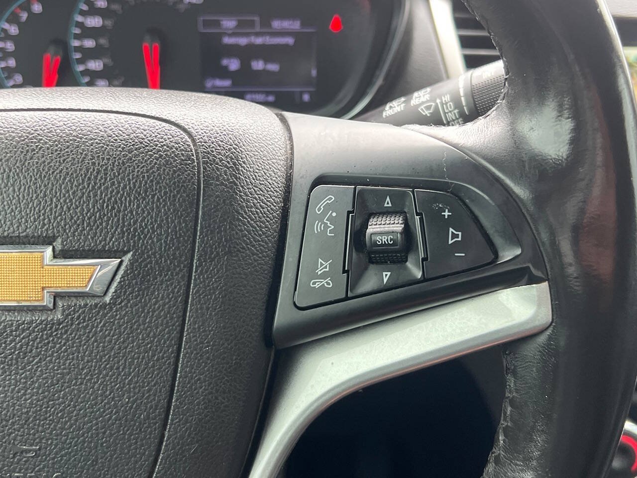 Used 2019 Chevrolet Trax LT w/ LT Convenience Package AWD/4WD image 18