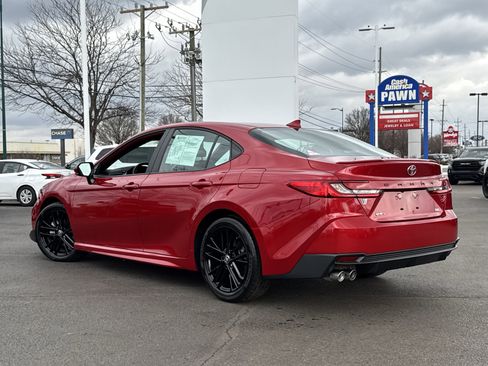 Used 2025 Toyota Camry SE w/ Multimedia Upgrade Package image 17