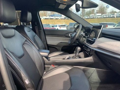 Used 2024 Jeep Compass Latitude image 26