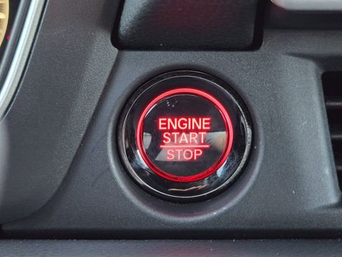 Certified 2025 Honda Pilot Sport image 24