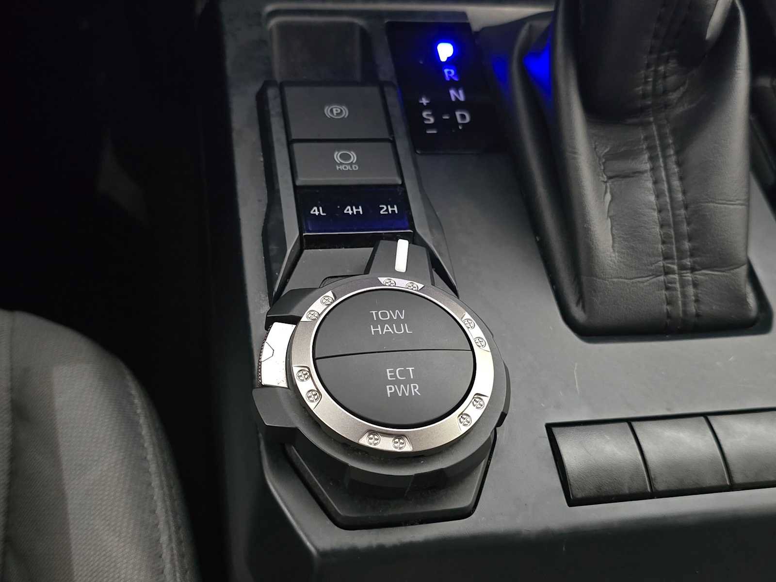 Certified 2025 Toyota Tacoma SR5 AWD/4WD image 16