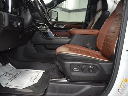 Used 2024 GMC Sierra 2500 Denali Ultimate image 42