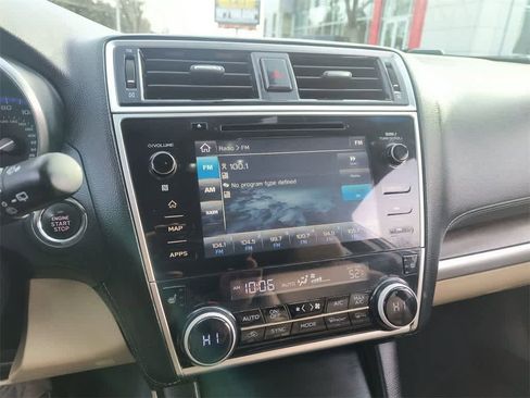 Used 2018 Subaru Outback 3.6R Limited image 16