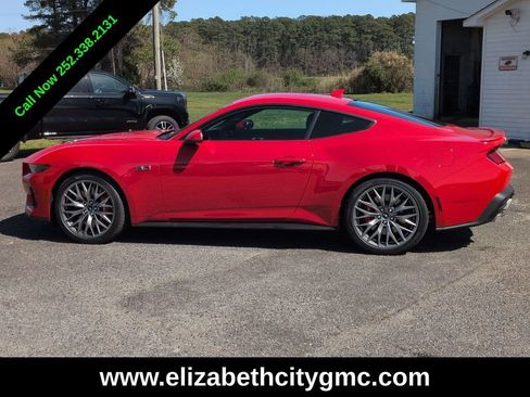 Used 2025 Ford Mustang GT Premium image 8