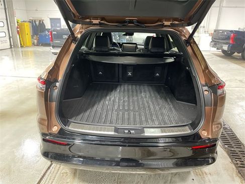 Used 2025 Toyota Crown Signia Limited image 24