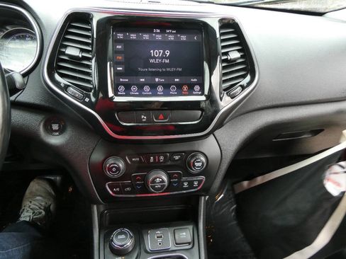 Used 2019 Jeep Cherokee Limited AWD/4WD image 13