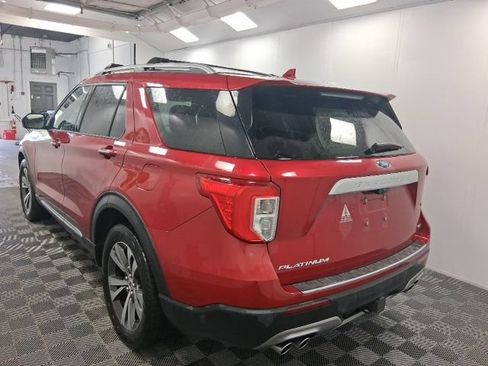 Used 2020 Ford Explorer Platinum w/ Premium Technology Package AWD/4WD image 4