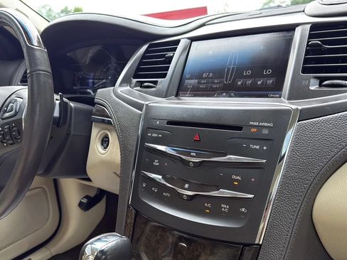 Used 2014 Lincoln MKS AWD w/ Equipment Group 101A image 34