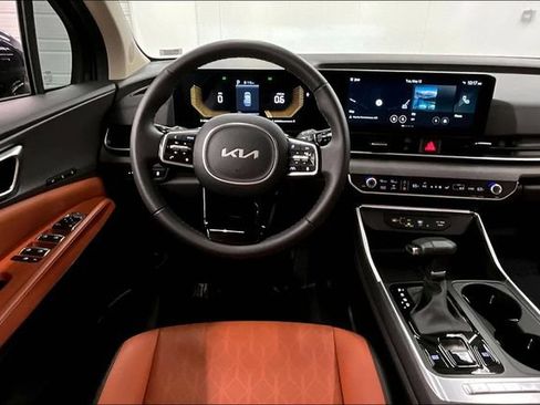 Used 2026 Kia Carnival EX FWD image 6