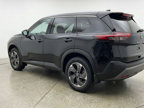 Used 2025 Nissan Rogue SV image 6