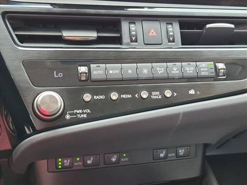 Used 2025 Lexus ES 300h w/ Premium Package FWD image 15