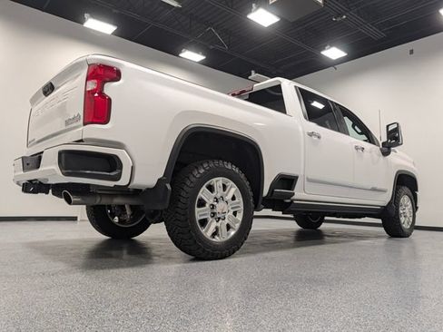 Used 2024 Chevrolet Silverado 2500 High Country w/ Technology Package AWD/4WD image 10