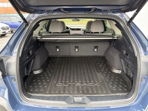 Used 2025 Subaru Outback Premium AWD/4WD image 23