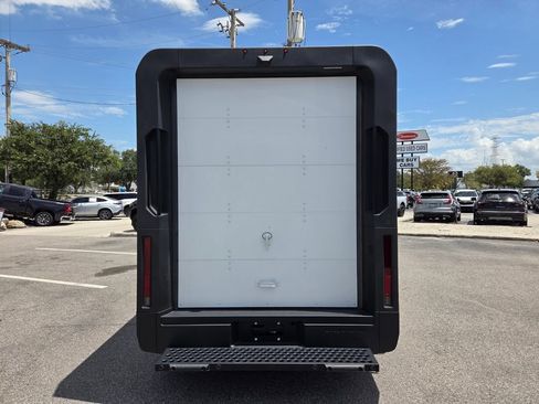 Used 2024 Chevrolet Brightdrop 400 w/ Commercial Equipment Package AWD/4WD image 8