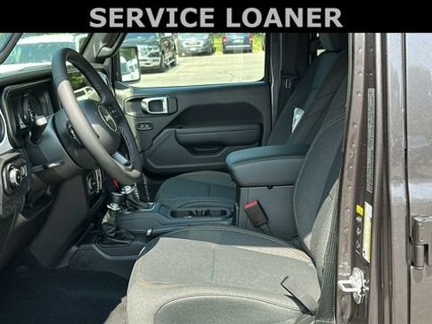 Used 2025 Jeep Wrangler Unlimited Sport AWD/4WD image 10