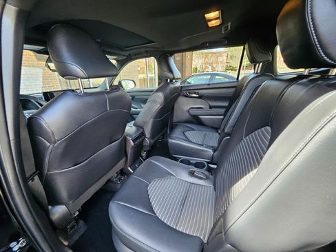 Used 2024 Toyota Highlander XSE FWD image 75