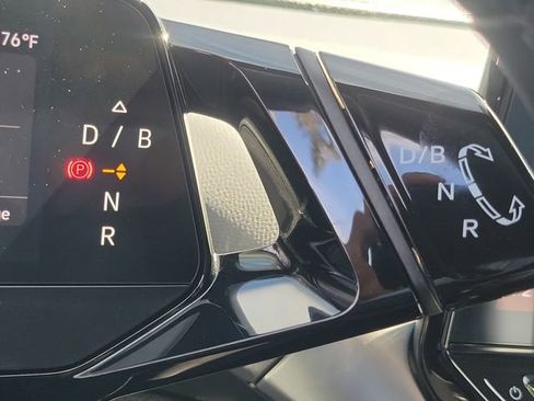 Used 2022 Volkswagen ID.4 Pro S w/ Gradient Package image 12