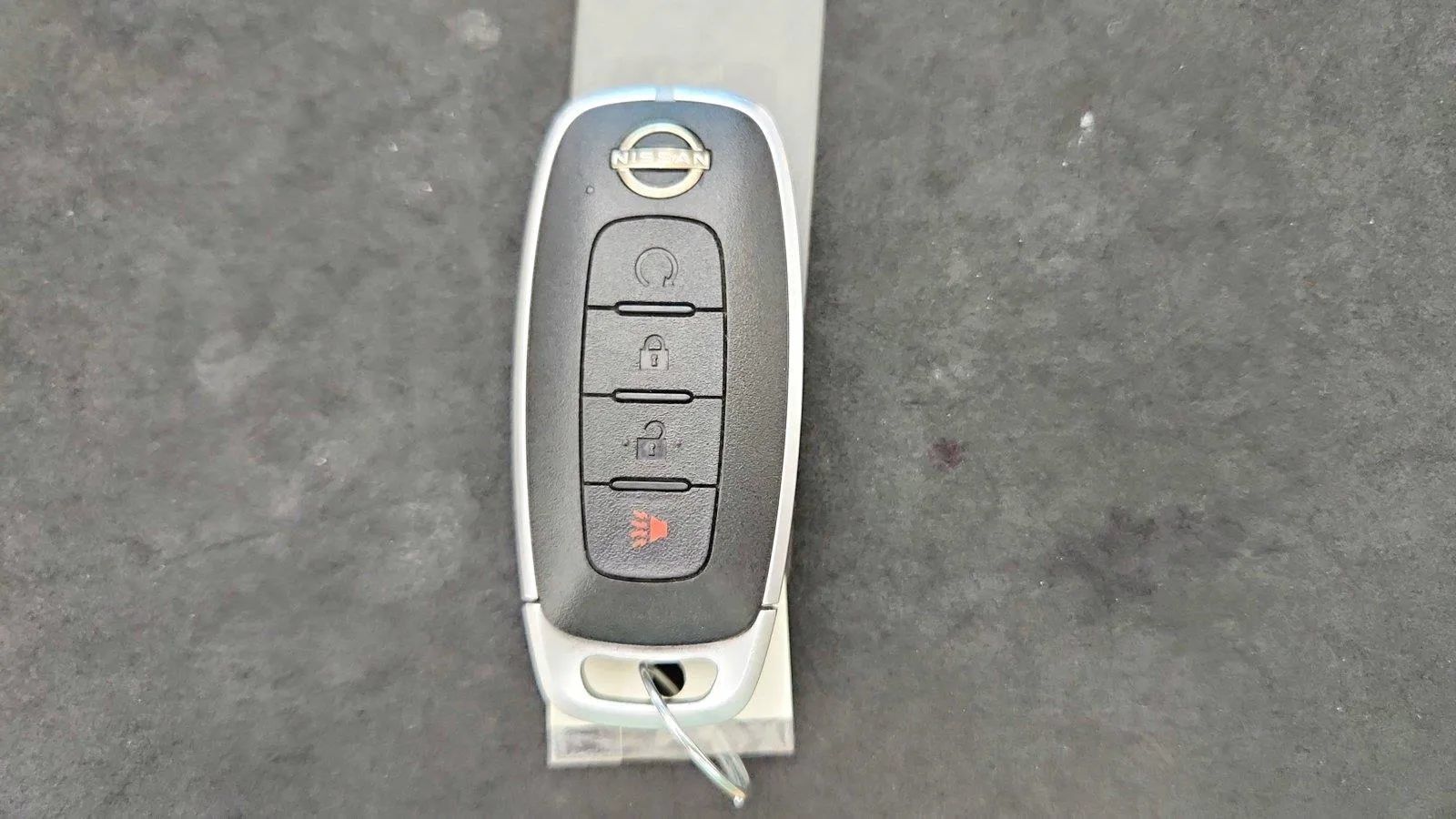 Used 2024 Nissan Kicks SR w/ SR Premium Package FWD image 13