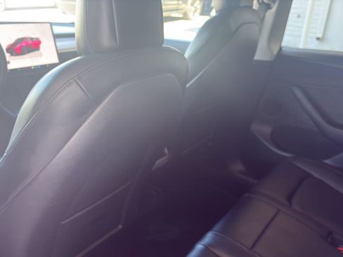Used 2022 Tesla Model Y Long Range AWD/4WD image 16