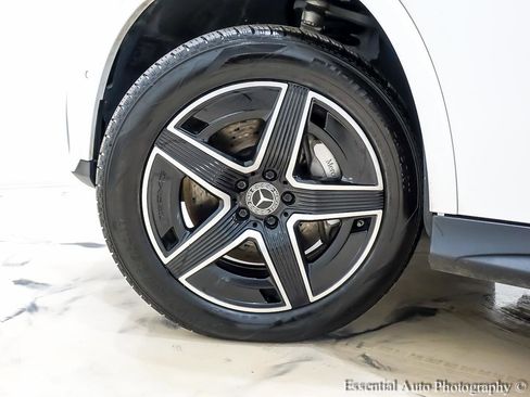 Used 2023 Mercedes-Benz GLC 300 4MATIC w/ AMG Line image 12