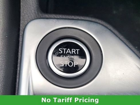 Used 2025 Nissan Sentra SR w/ SR Premium Package FWD image 21