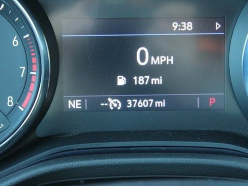 Certified 2022 Buick Encore GX Essence image 10