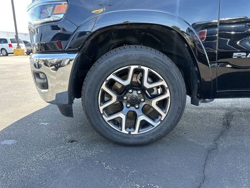 Used 2025 RAM 1500 Laramie AWD/4WD image 17