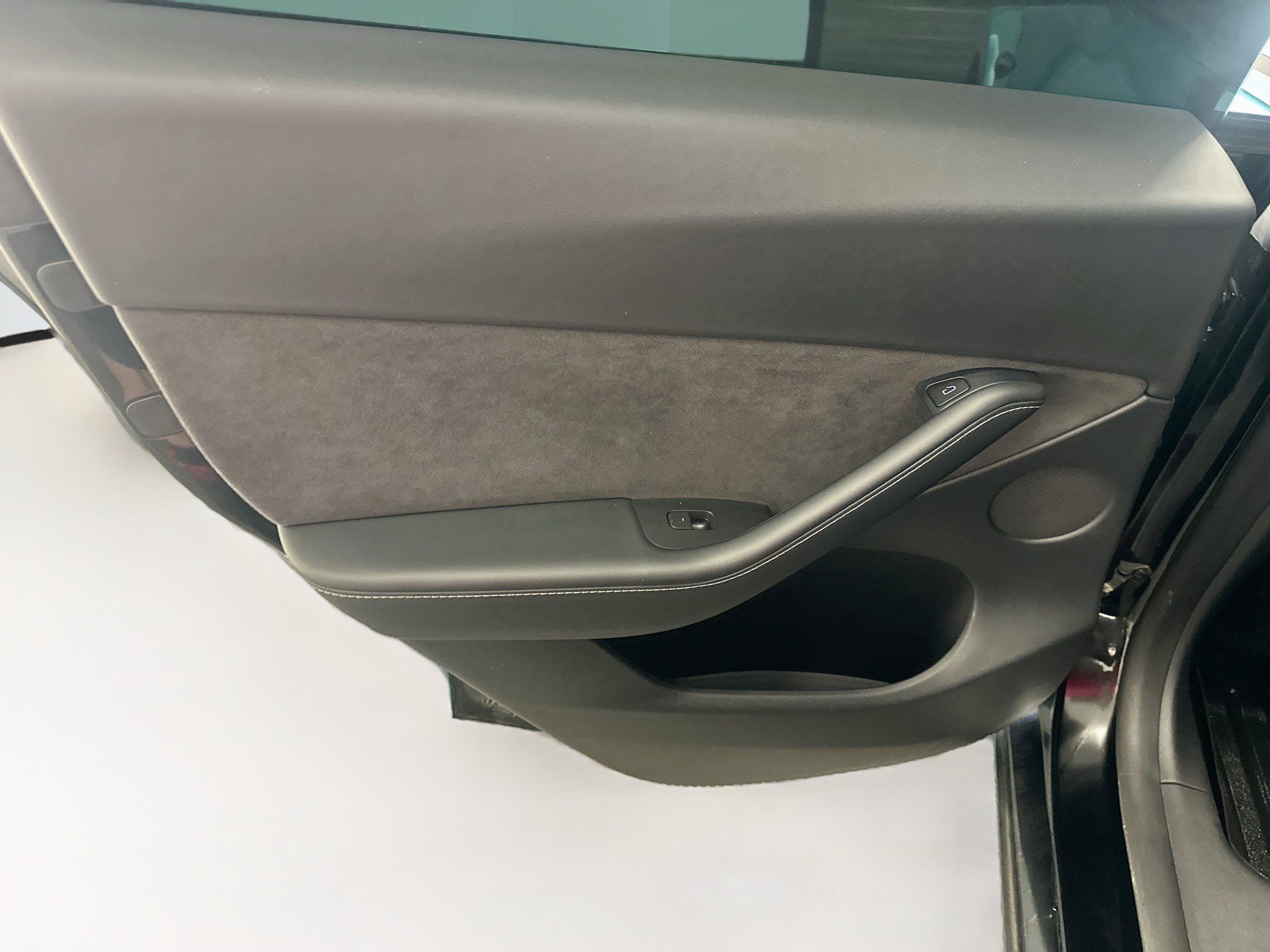 Used 2022 Tesla Model Y Long Range AWD/4WD image 28