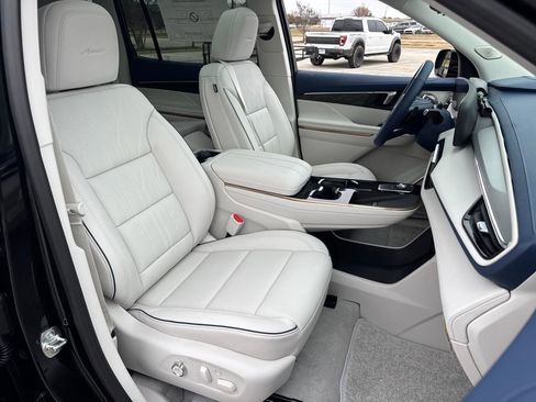 New 2026 Buick Enclave Avenir w/ Super Cruise Package image 12