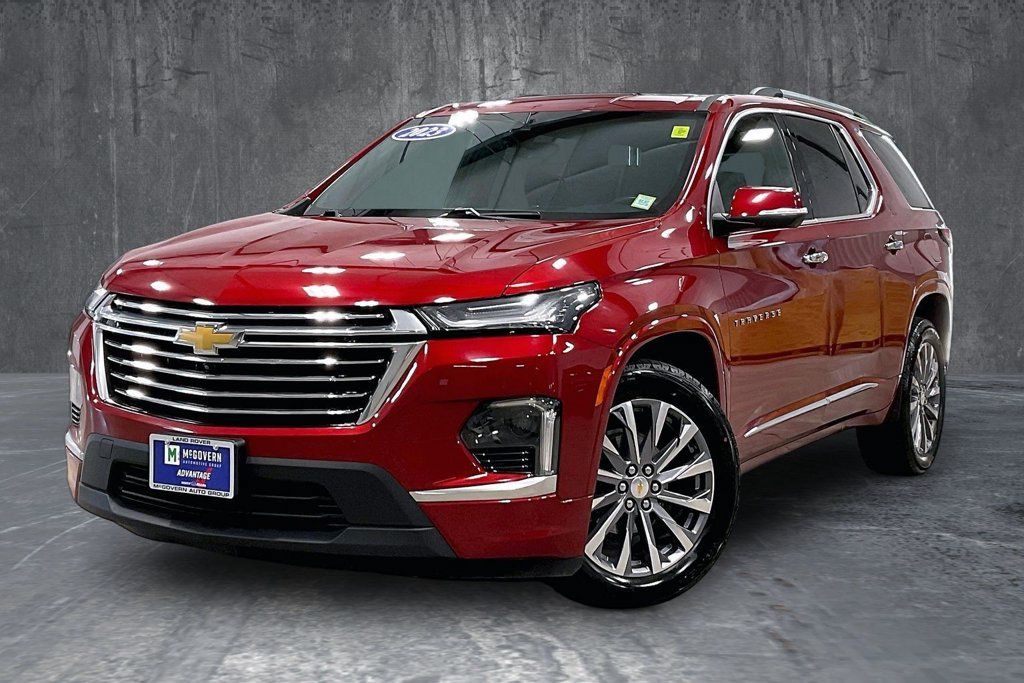 Used 2023 Chevrolet Traverse Premier AWD/4WD image 1