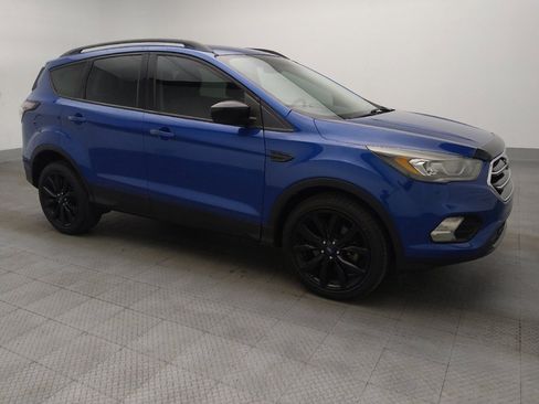 Used 2017 Ford Escape SE w/ SE Sport Appearance Package image 11