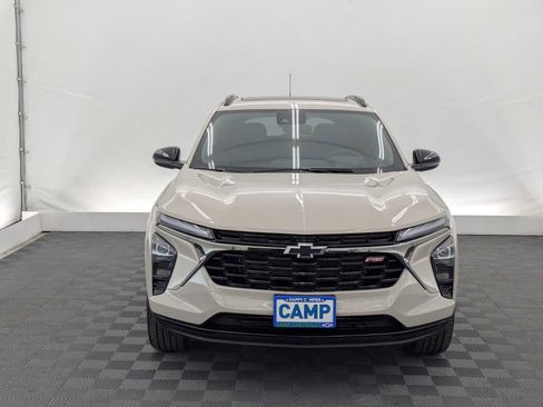 New 2026 Chevrolet Trax RS w/ Sunroof Package FWD image 9