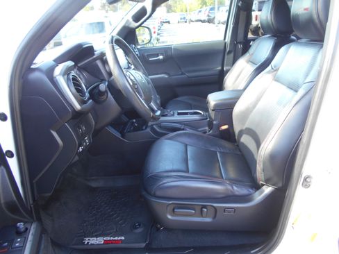 Used 2021 Toyota Tacoma TRD Pro AWD/4WD image 2