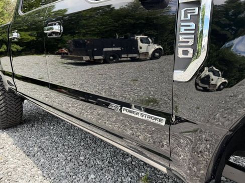 Used 2018 Ford F250 Platinum w/ Platinum Ultimate Package AWD/4WD image 12
