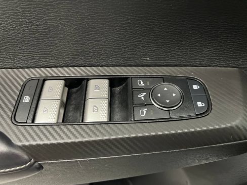 Used 2025 Mitsubishi Outlander SE AWD/4WD image 15