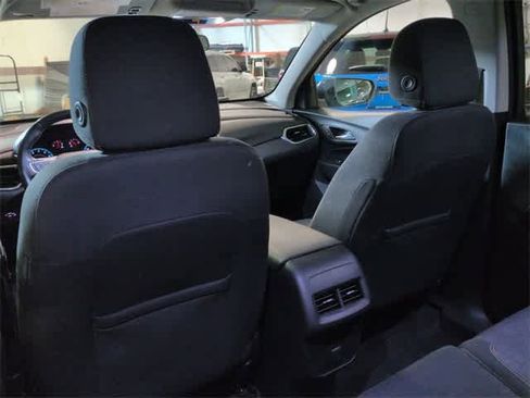 Used 2018 Chevrolet Equinox LT image 18