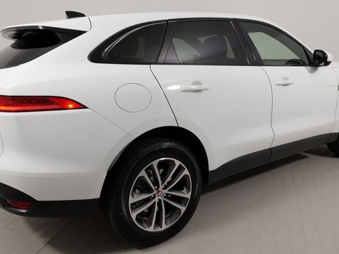 Used 2020 Jaguar F-PACE Premium image 22