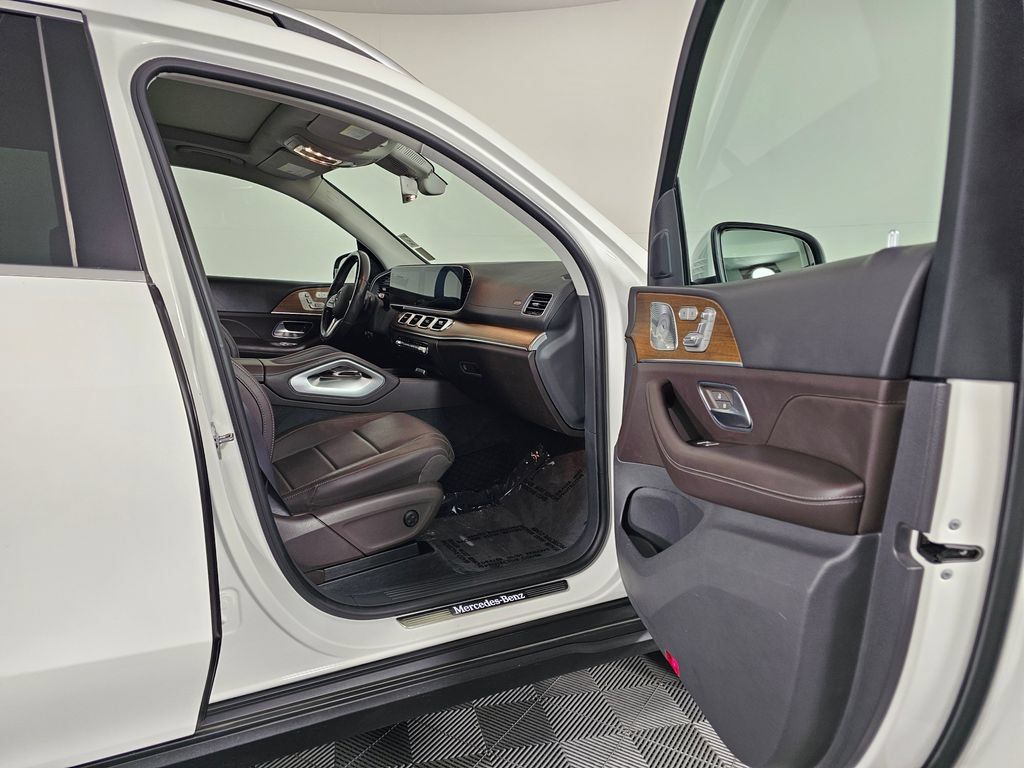 Used 2020 Mercedes-Benz GLS 450 4MATIC image 12