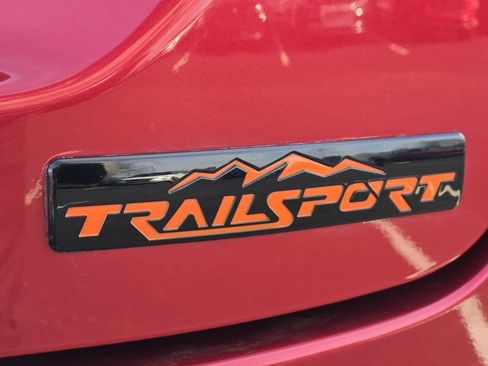 Used 2023 Honda Pilot TrailSport image 11