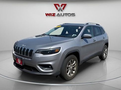 Used 2019 Jeep Cherokee Latitude Plus w/ Comfort/Convenience Group AWD/4WD image 1