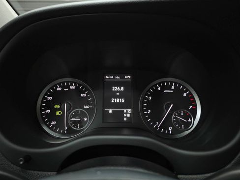 Used 2023 Mercedes-Benz Metris Passenger image 27