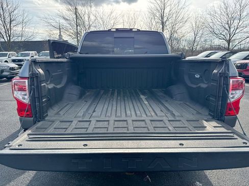 Used 2018 Nissan Titan S image 23