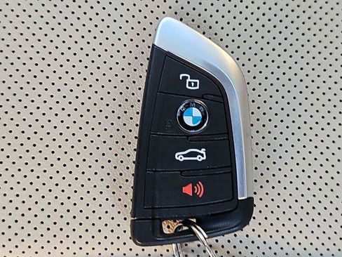 Certified 2024 BMW 330i Sedan w/ Convenience Package image 37