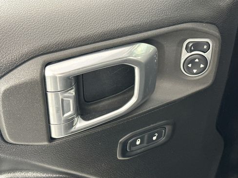 Used 2021 Jeep Wrangler Unlimited Sport AWD/4WD image 17