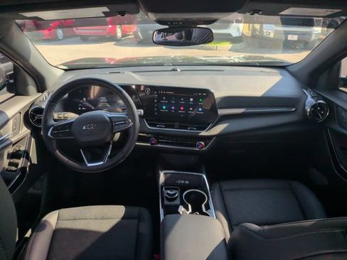 Used 2026 Chevrolet Equinox LT w/ Convenience Package II FWD image 25