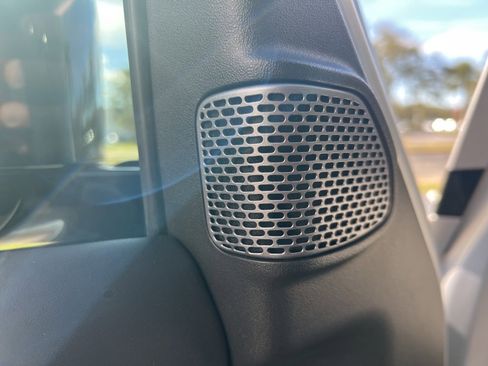 Used 2022 Land Rover Defender 110 X-Dynamic HSE image 19