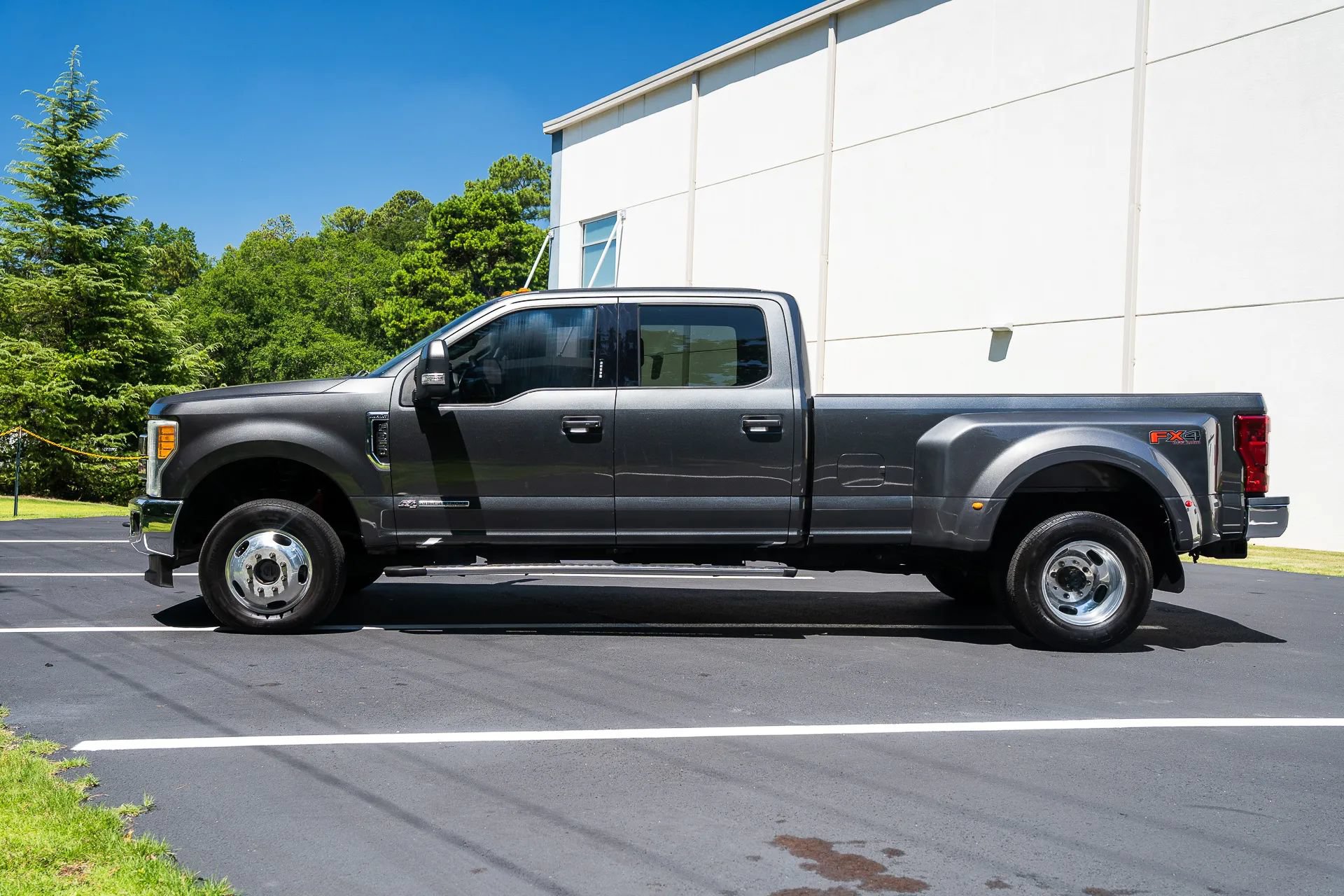 Used 2017 Ford F350 Lariat w/ Lariat Ultimate Package AWD/4WD image 4